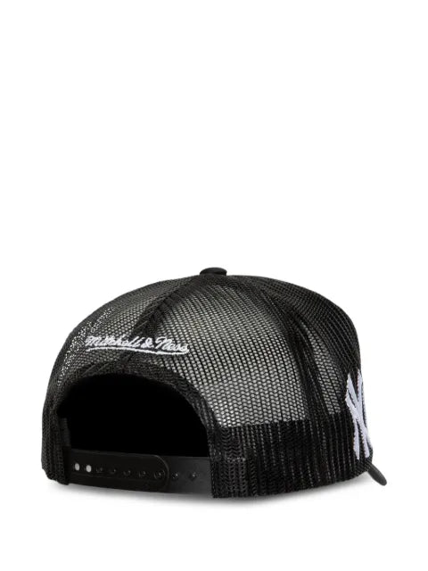 Mitchell & Ness New York Yankees MLB Script Trucker baseball cap