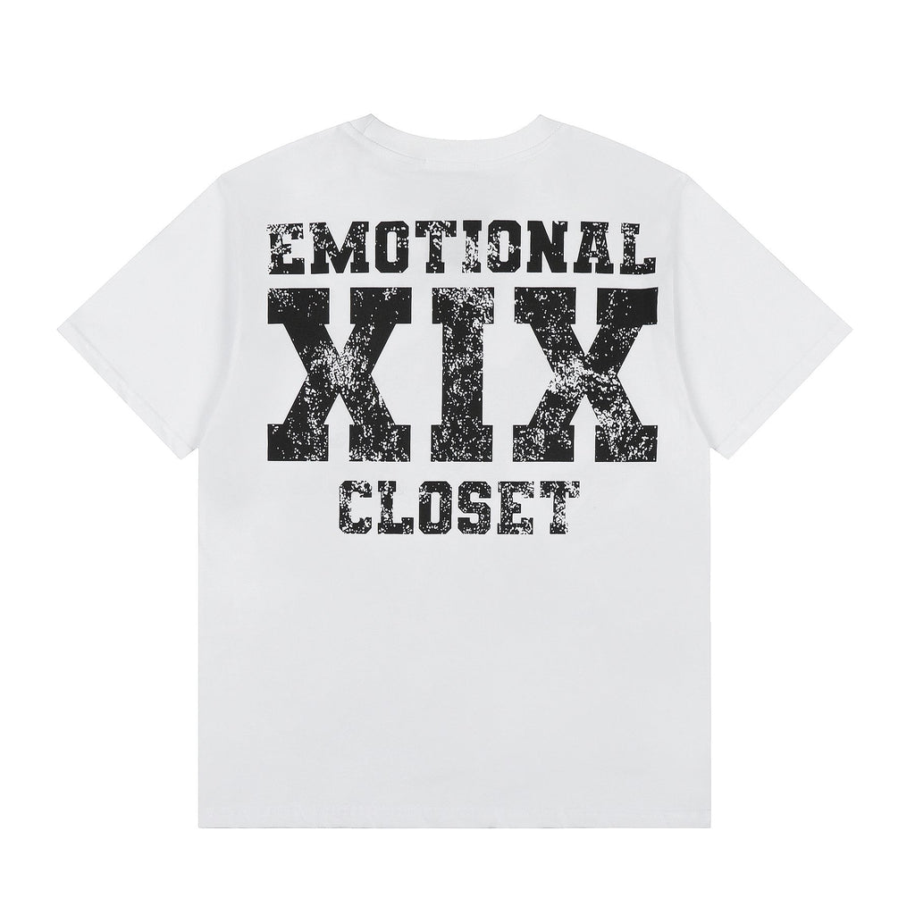 MIXED EMOTION Distressed Skull Graphic T-Shirt