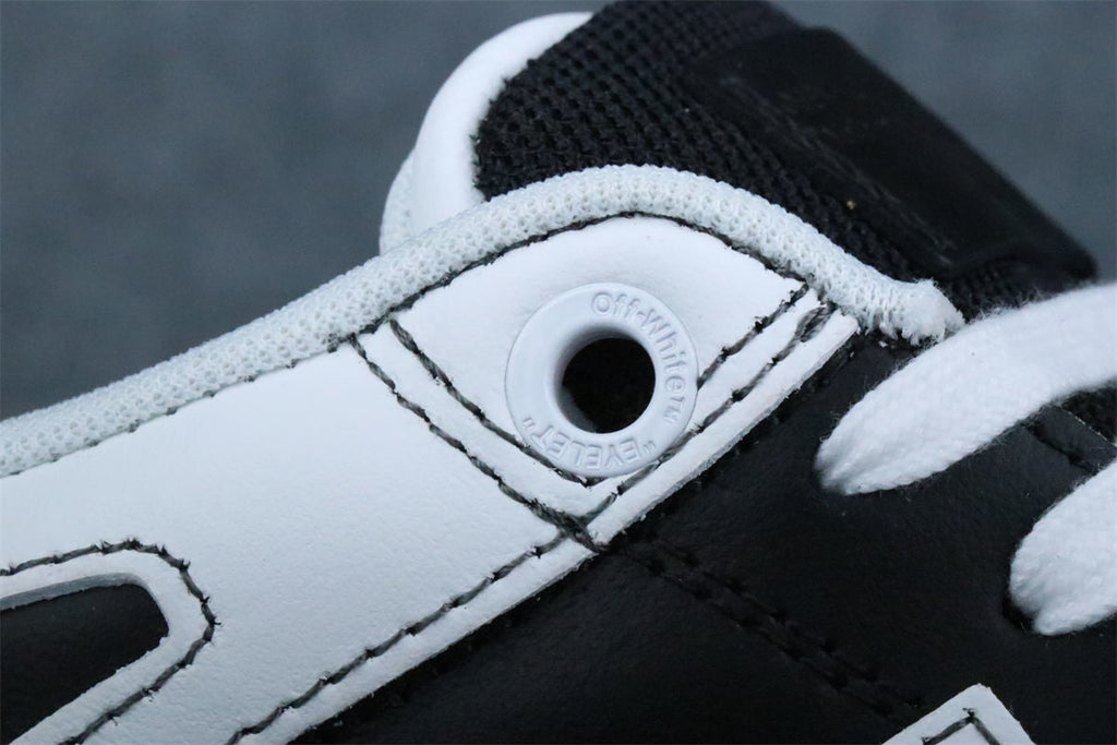 Off-White Out of Office 'White Black'