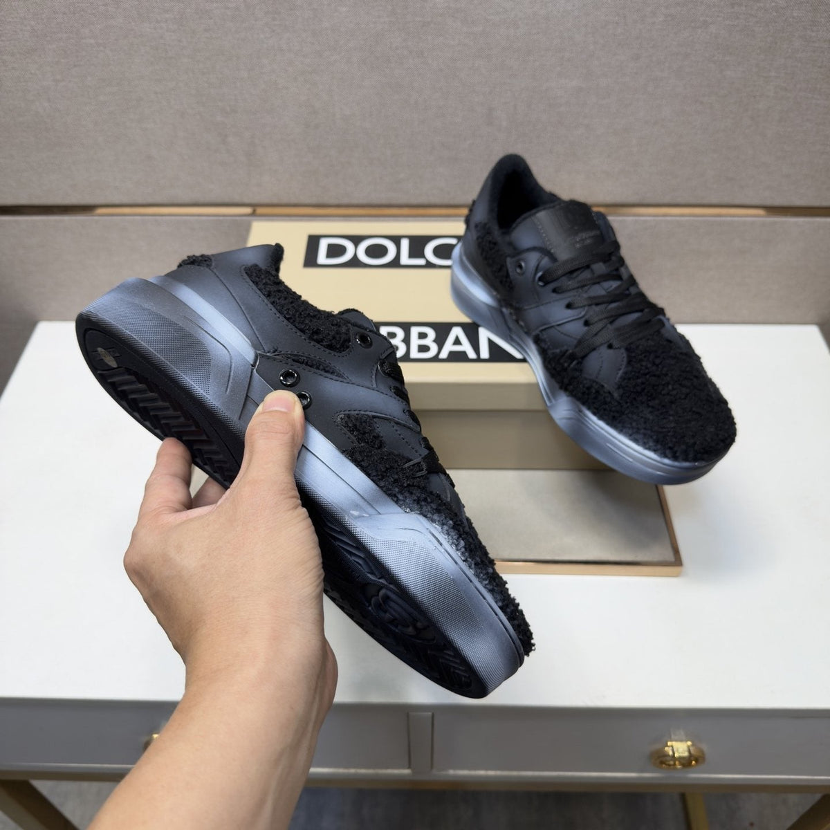 Dolce & Gabbana Black Textured Low-Top Sneakers