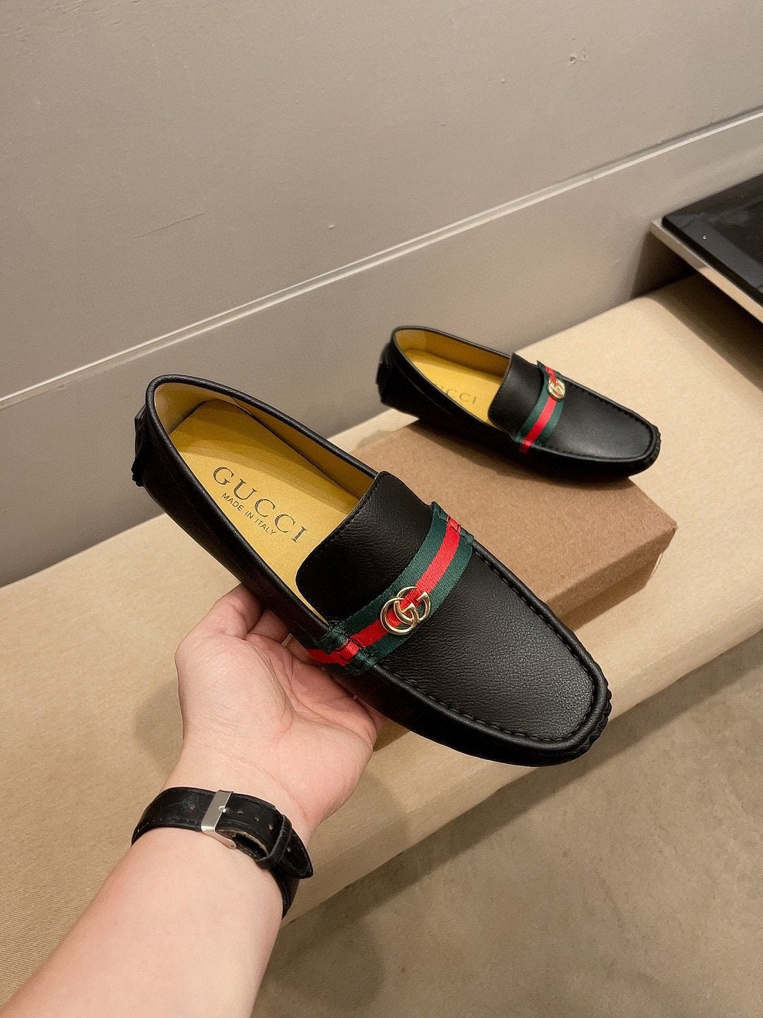 Gucci Men's Black Stripe Driving Loafers