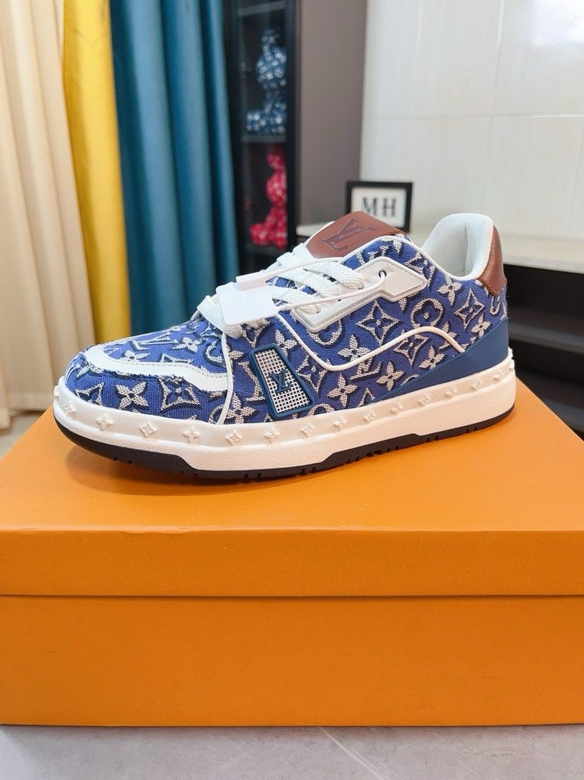 Louis Vuitton Patterned Low-Top Sneakers