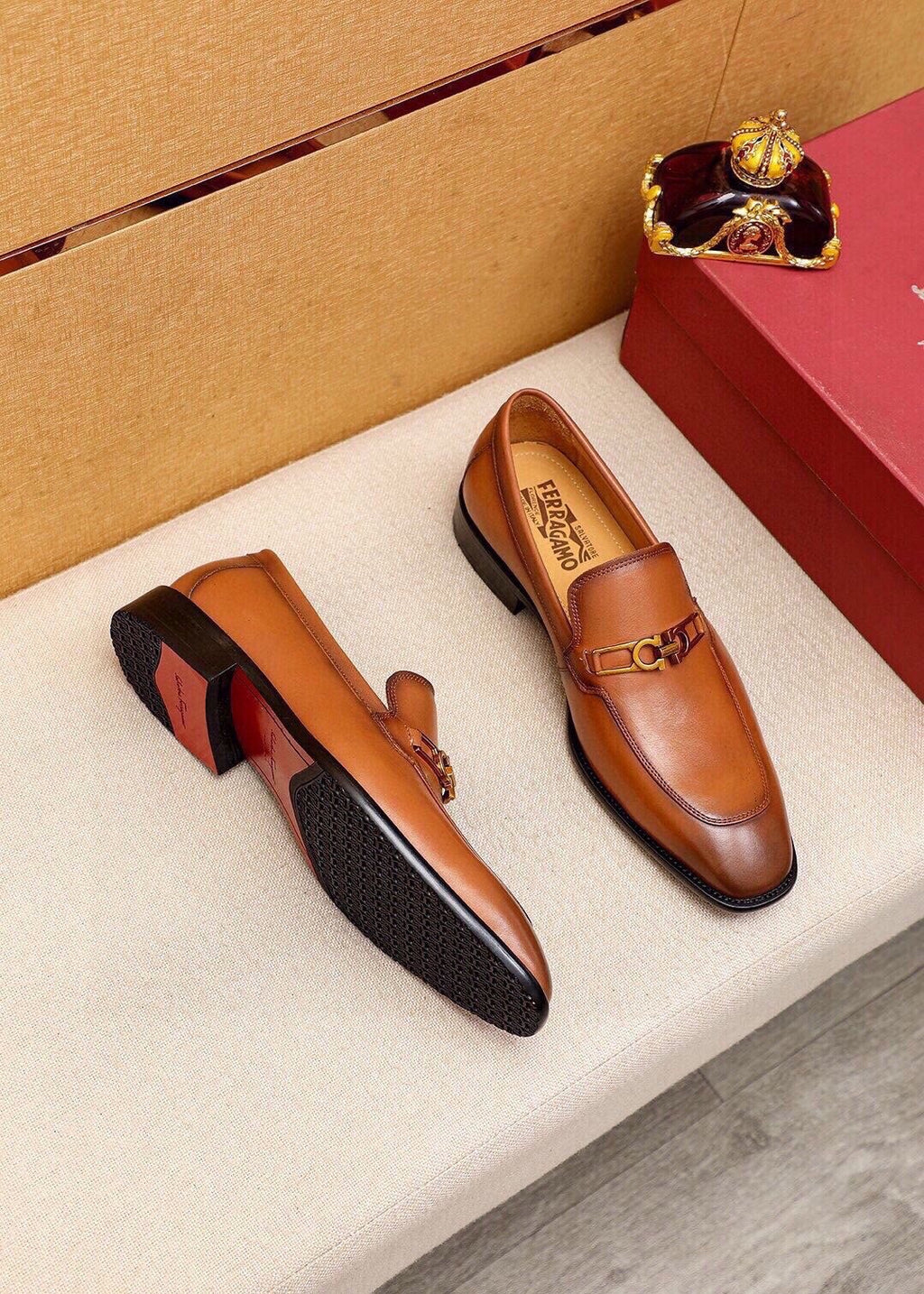 Ferragamo Leather Hardware Loafers
